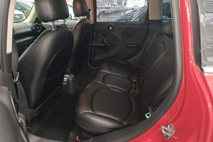 Used MINI Countryman 2014 1.6L COOPER Fun Left Rear Seat