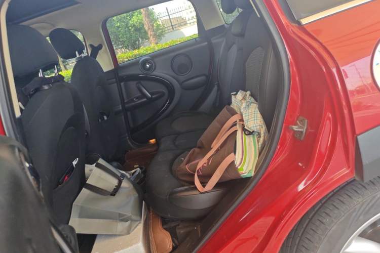 Used MINI Countryman 2014 1.6L COOPER Fun Left Rear Seat