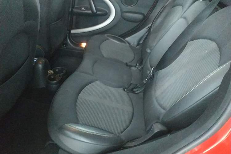 Used MINI Countryman 2014 1.6T COOPER ALL4 Fun Left Rear Seat