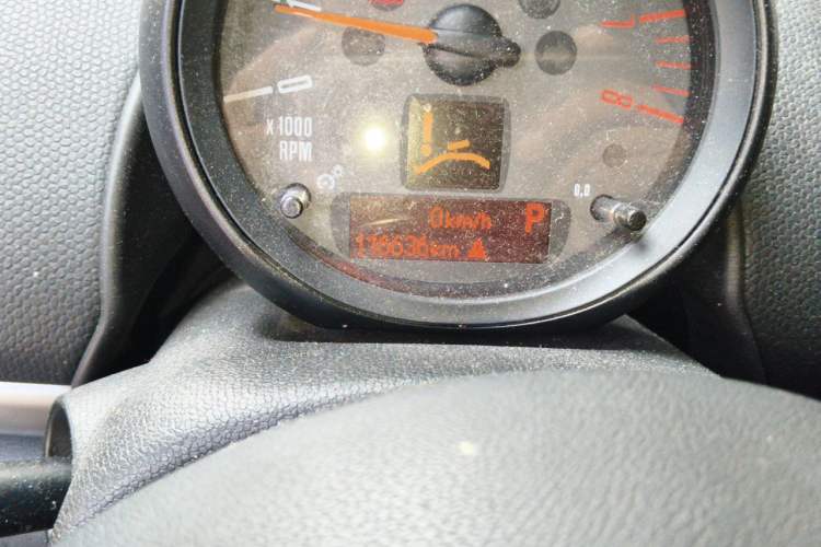 Used MINI Countryman 2014 1.6L ONE Odometer Close Up
