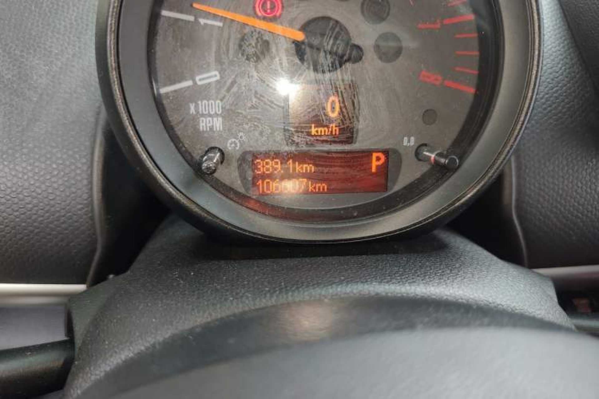 Used MINI Countryman 2014 1.6L COOPER Fun Odometer Close Up