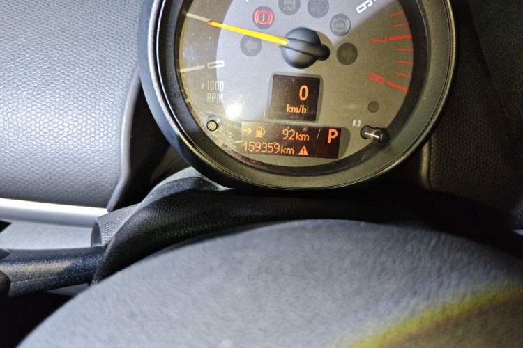 Used MINI Countryman 2014 1.6L ONE Odometer Close Up