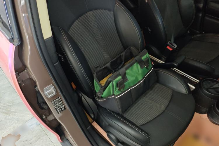 Used MINI Countryman 2014 1.6T COOPER ALL4 Fun Right Front Seat