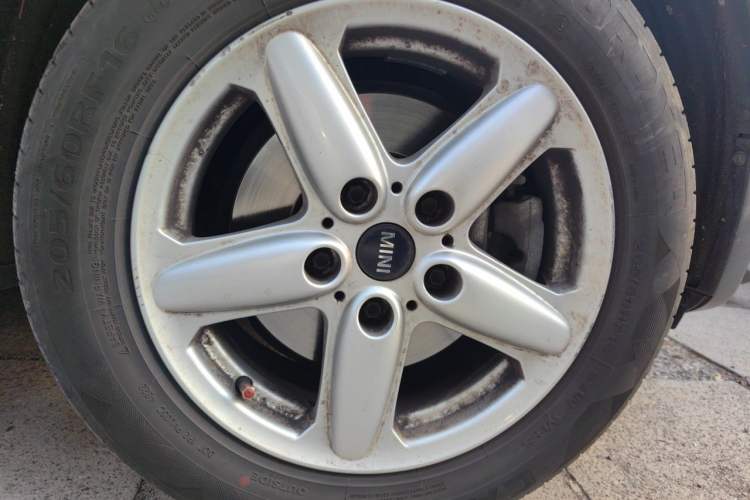 Used MINI Countryman 2014 1.6L ONE Right Front Wheel Hub