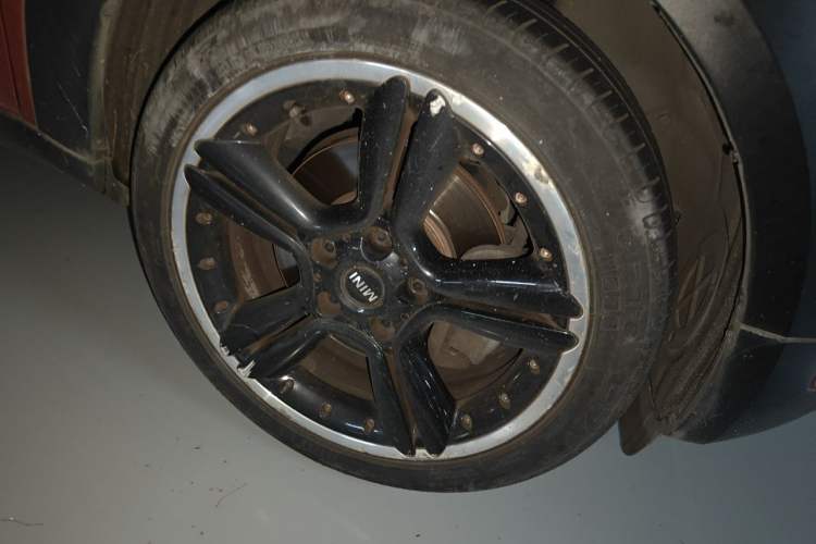 Used MINI Countryman 2014 1.6T COOPER S ALL4 Right Front Wheel Hub