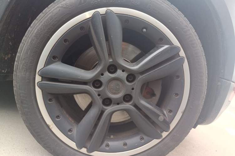 Used MINI Countryman 2014 1.6T COOPER S Right Front Wheel Hub