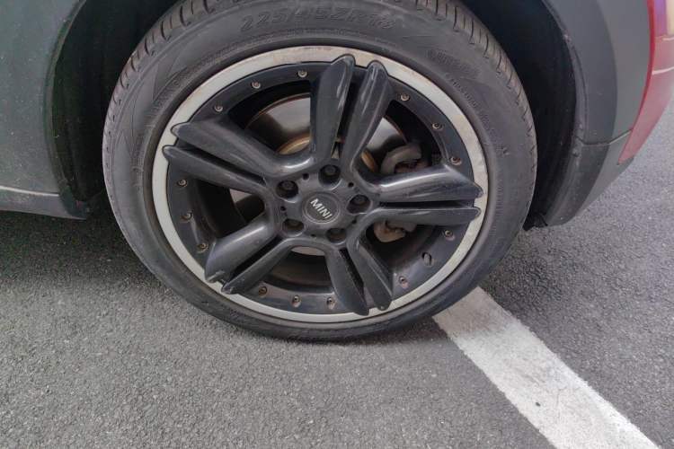 Used MINI Countryman 2014 1.6T COOPER S Right Front Wheel Hub