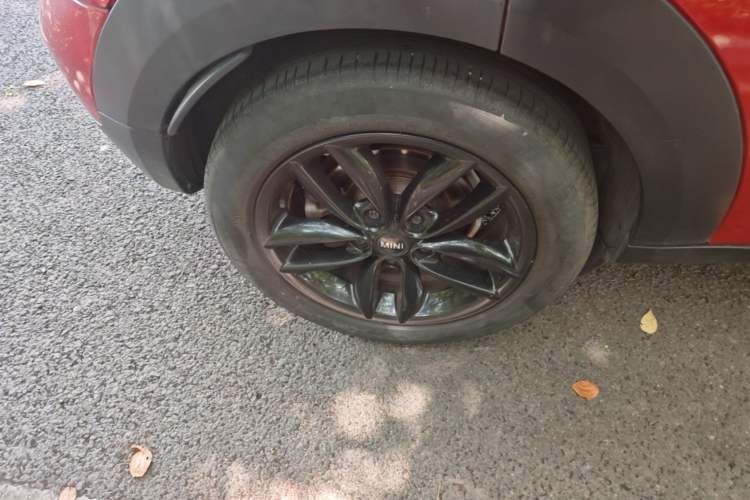 Used MINI Countryman 2014 1.6L COOPER Fun Right Rear Wheel Hub