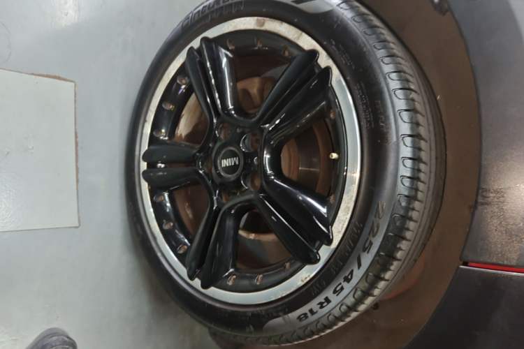 Used MINI Countryman 2014 1.6T COOPER S Right Rear Wheel Hub