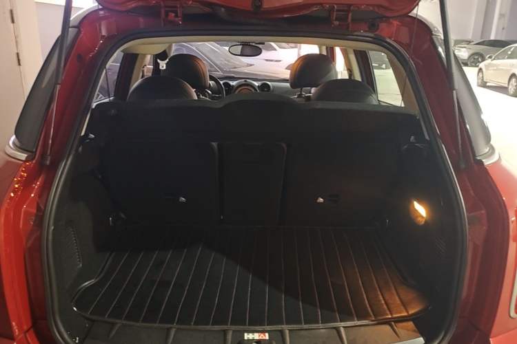 Used MINI Countryman 2014 1.6T COOPER ALL4 Excitement Trunk