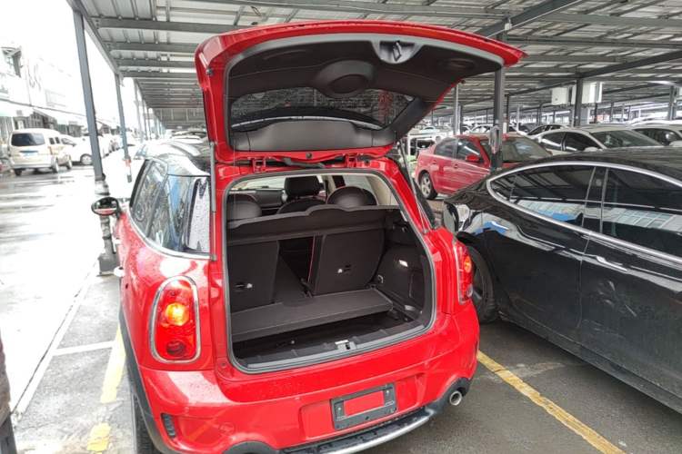Used MINI Countryman 2014 1.6T COOPER S Trunk