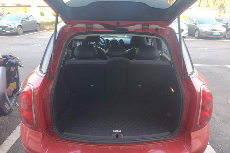 Used MINI Countryman 2014 1.6T COOPER ALL4 Excitement Trunk