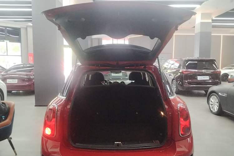 Used MINI Countryman 2014 1.6T COOPER S Trunk