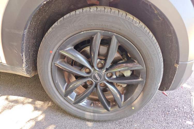 Used MINI Countryman 2014 1.6L COOPER Fun Right Front Wheel Hub