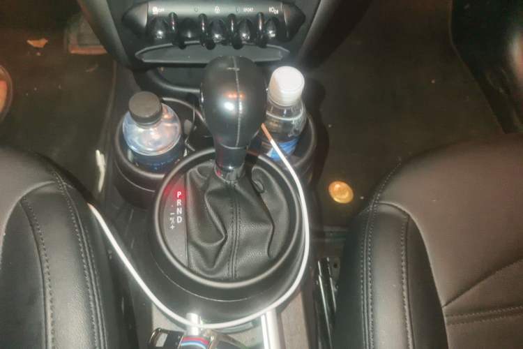 Used MINI Countryman 2014 1.6T COOPER ALL4 Fun Gear Lever