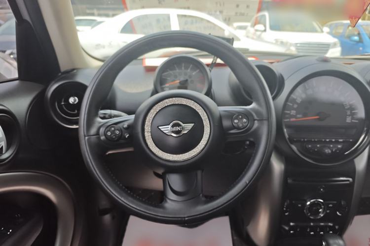 Used MINI Countryman 2014 1.6T COOPER ALL4 Fun Interior 1