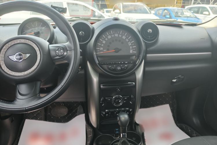 Used MINI Countryman 2014 1.6T COOPER ALL4 Fun Interior 2
