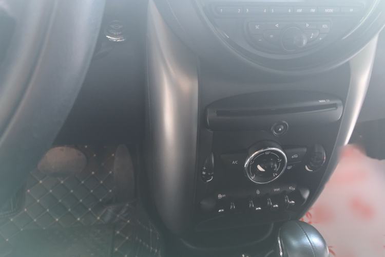 Used MINI Countryman 2014 1.6T COOPER ALL4 Fun Interior 2