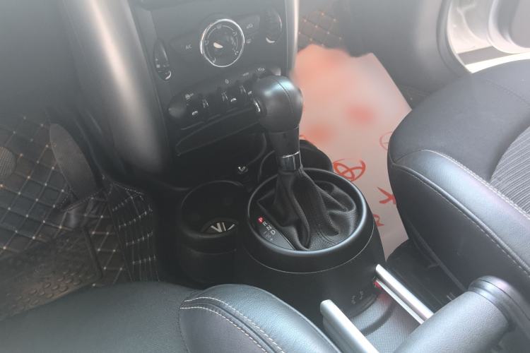 Used MINI Countryman 2014 1.6T COOPER ALL4 Fun Interior 3