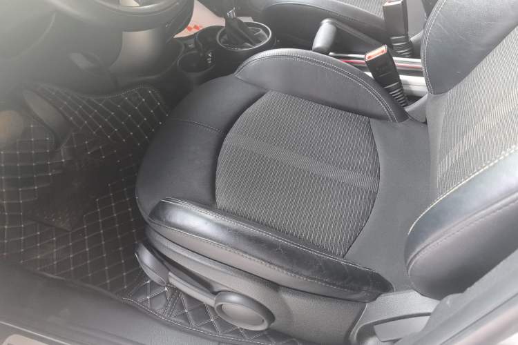 Used MINI Countryman 2014 1.6T COOPER ALL4 Fun Interior 5