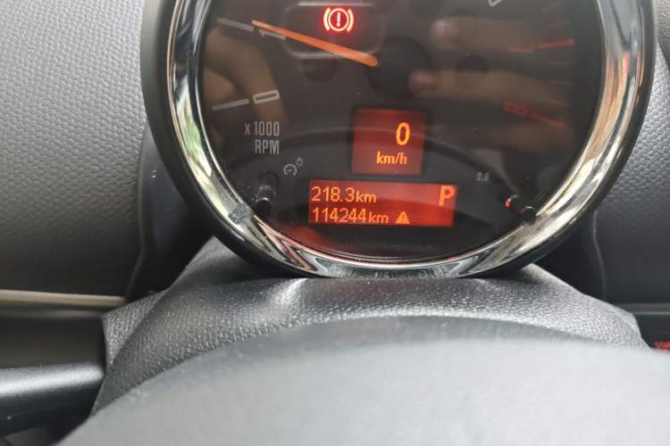 Used MINI Countryman 2014 1.6T COOPER S ALL4 Odometer Close Up