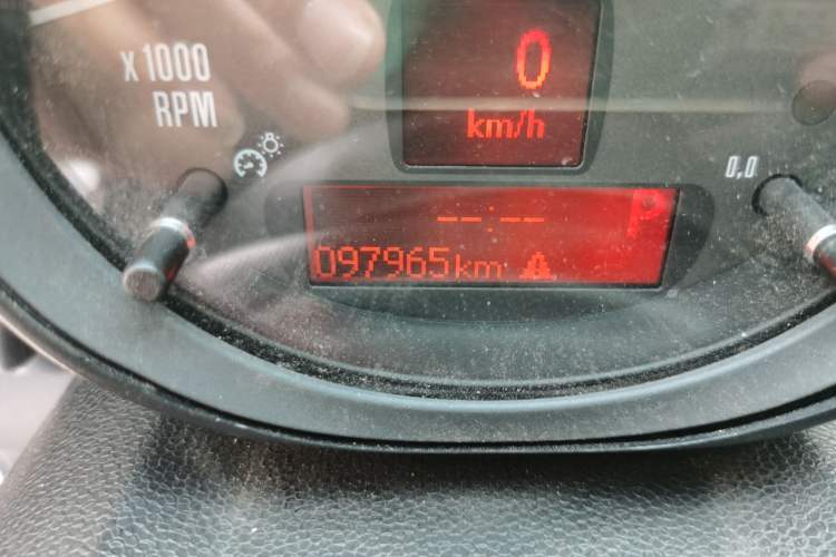 Used MINI Countryman 2014 1.6T COOPER ALL4 Fun Odometer Close Up