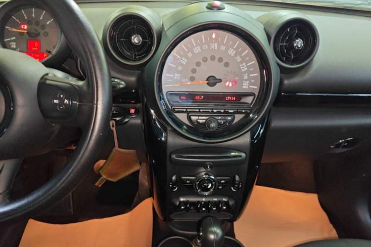 Used MINI Countryman 2014 1.6T COOPER ALL4 Fun Audio And AC Panel