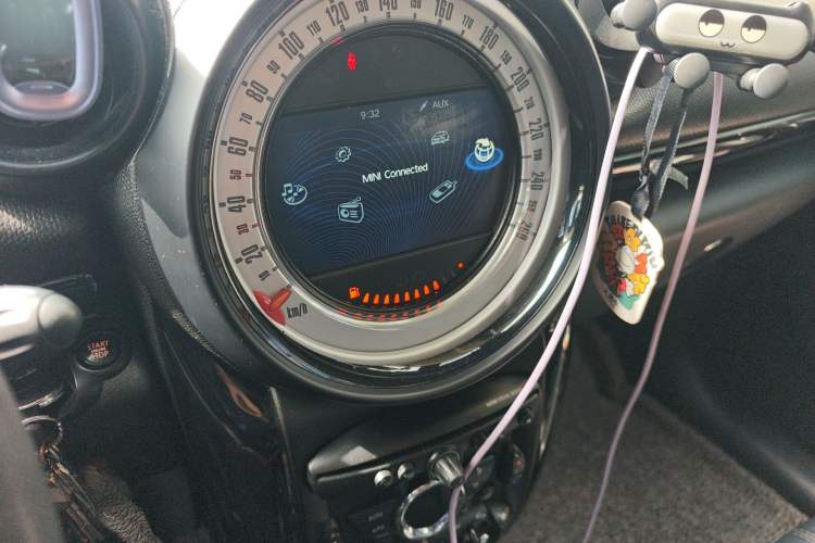 Used MINI Countryman 2014 1.6T COOPER ALL4 Excitement Audio And AC Panel