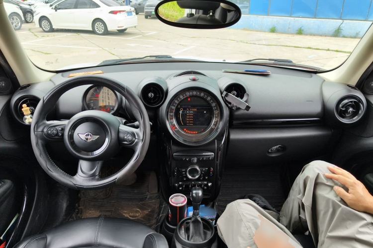 Used MINI Countryman 2014 1.6T COOPER ALL4 Excitement Center Console