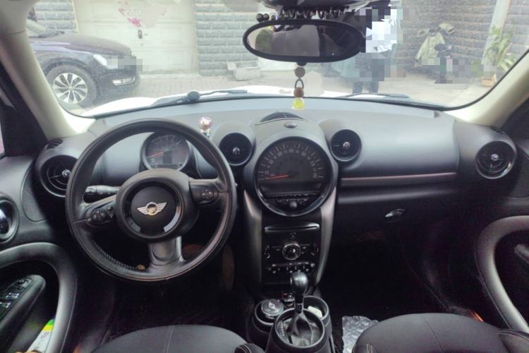 Used MINI Countryman 2014 1.6T COOPER ALL4 Fun Center Console