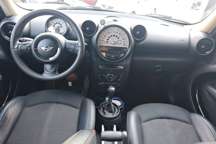 Used MINI Countryman 2014 1.6L COOPER Fun Center Console
