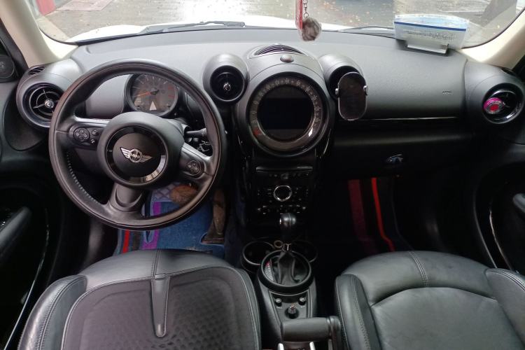 Used MINI Countryman 2014 1.6L COOPER Excitement Center Console