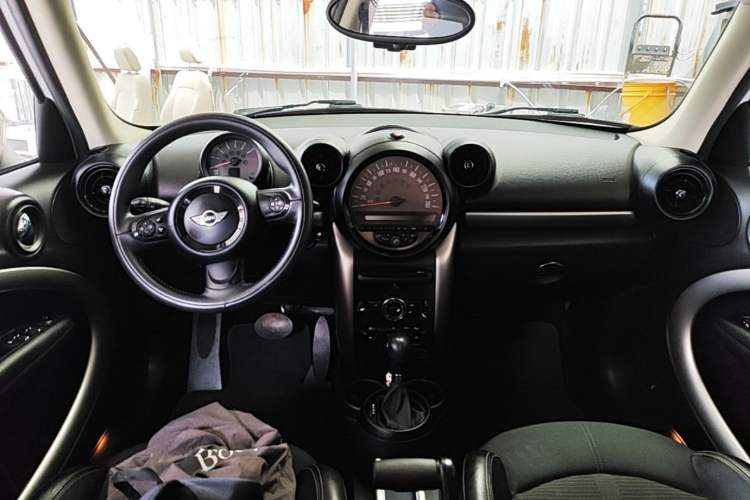 Used MINI Countryman 2014 1.6L COOPER Fun Center Console