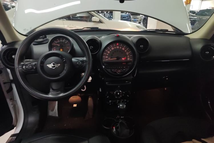 Used MINI Countryman 2014 1.6T COOPER ALL4 Fun Center Console