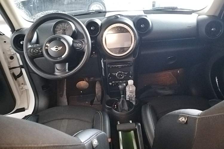 Used MINI Countryman 2014 1.6L COOPER Fun Center Console