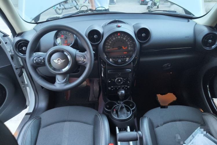 Used MINI Countryman 2014 1.6T COOPER ALL4 Fun Center Console
