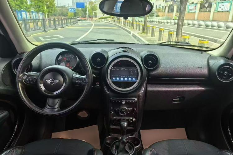 Used MINI Countryman 2014 1.6L COOPER Fun Center Console