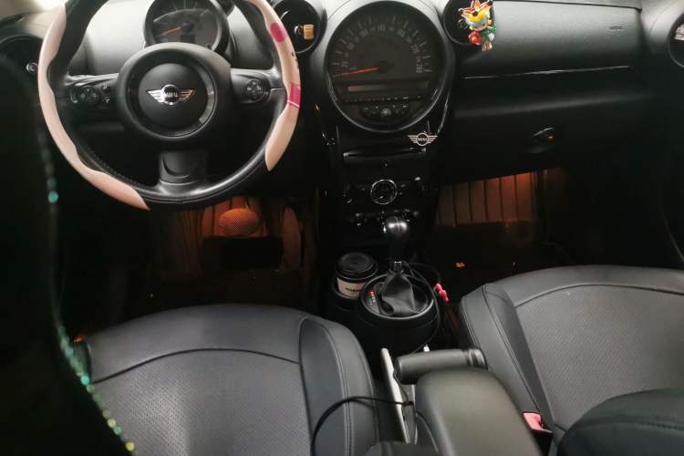Used MINI Countryman 2014 1.6T COOPER ALL4 Fun Center Console