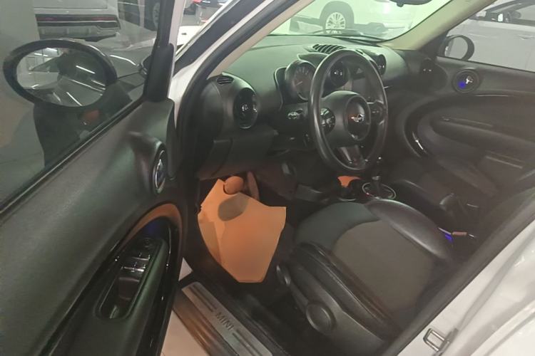 Used MINI Countryman 2014 1.6L COOPER Fun Driver Seat