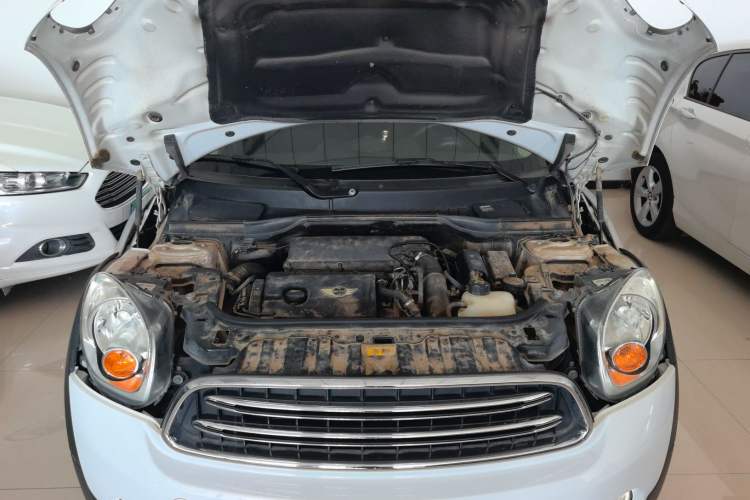 Used MINI Countryman 2014 1.6T COOPER ALL4 Fun Engine Bay