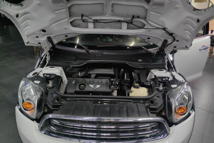 Used MINI Countryman 2014 1.6L COOPER Fun Engine Bay