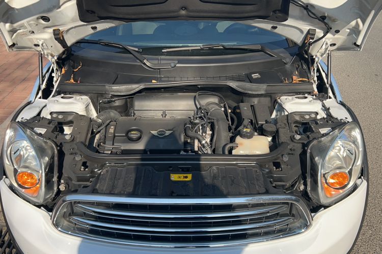 Used MINI Countryman 2014 1.6T COOPER ALL4 Fun Engine Bay