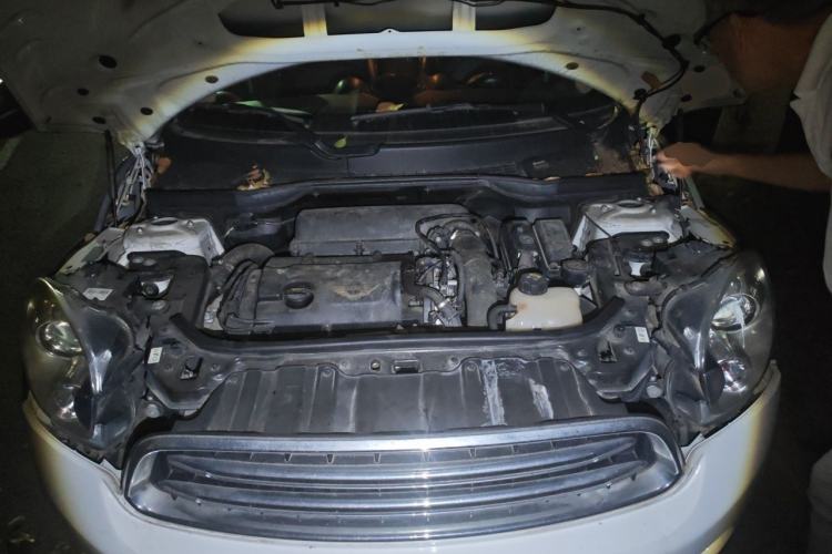 Used MINI Countryman 2014 1.6T COOPER ALL4 Excitement Engine Bay