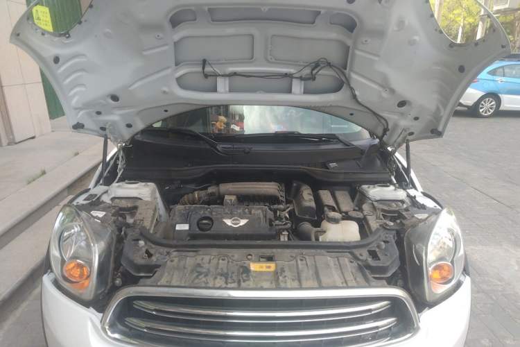 Used MINI Countryman 2014 1.6L COOPER Fun Engine Bay