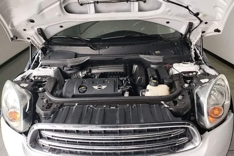 Used MINI Countryman 2014 1.6L COOPER Fun Engine Bay