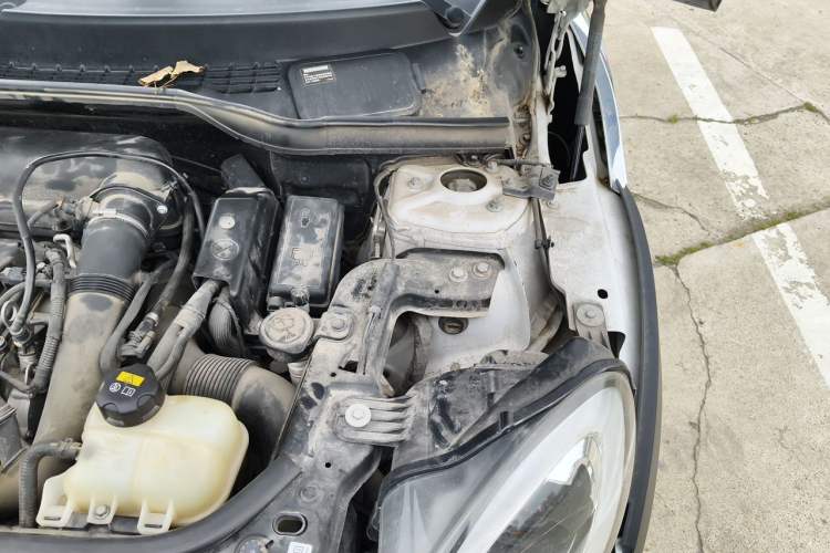 Used MINI Countryman 2014 1.6T COOPER ALL4 Excitement Engine Bay Left