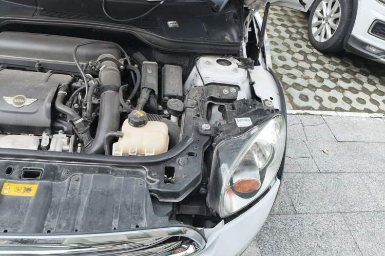 Used MINI Countryman 2014 1.6T COOPER ALL4 Fun Engine Bay Left