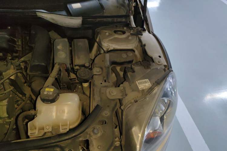 Used MINI Countryman 2014 1.6L COOPER Fun Engine Bay Left