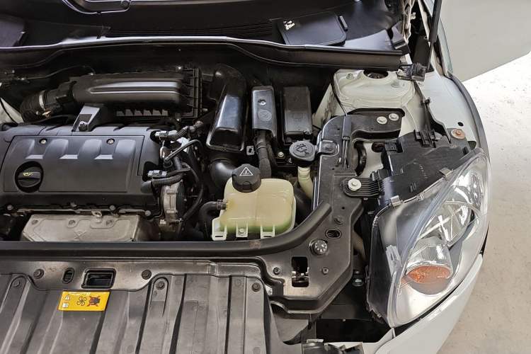 Used MINI Countryman 2014 1.6L ONE Engine Bay Left