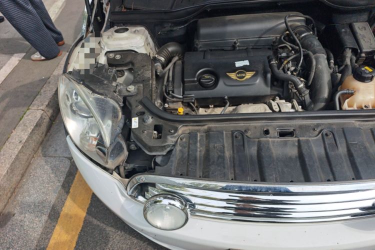 Used MINI Countryman 2014 1.6T COOPER ALL4 Excitement Engine Bay Right
